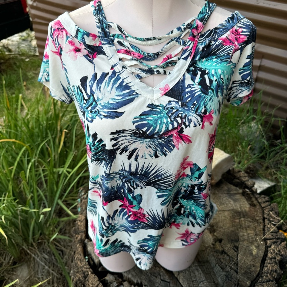 π±π· Eye Candy Top πΈπΉ - Picture 2 of 5